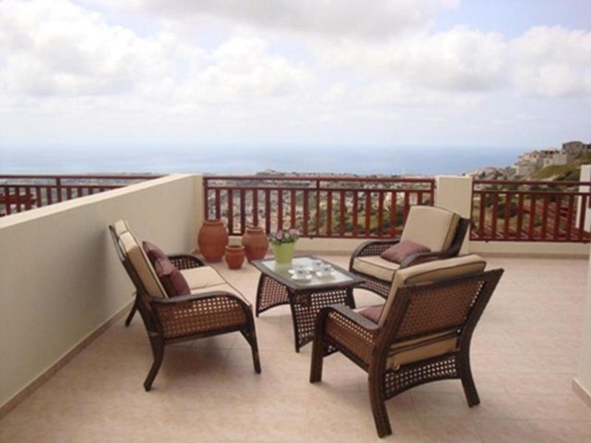 First Floor 2 Bedroom Apartment, Large Balcony, Amazing Sea Views, Communal Pool بييا المظهر الخارجي الصورة